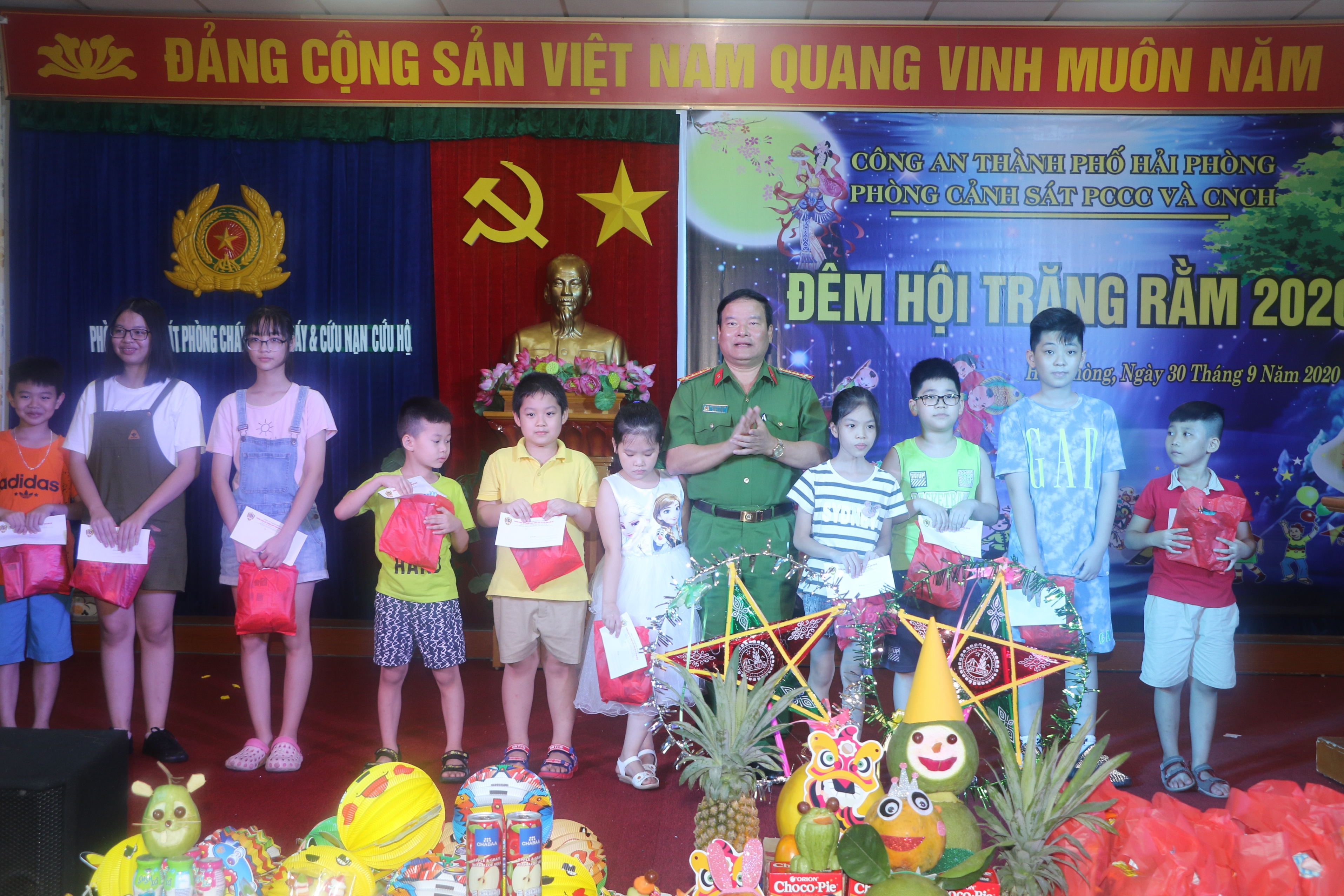 Phòng Cảnh sát PCCC và CNCH: Tổ chức chương trình Đêm hội trăng rằm